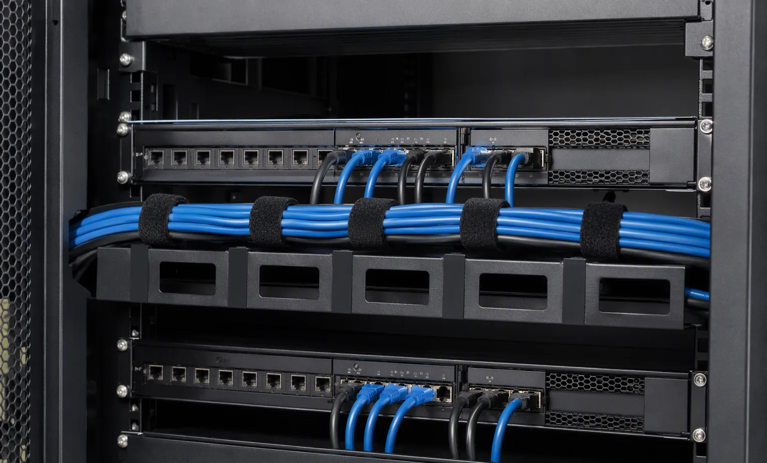 Managed cable tray above the rack