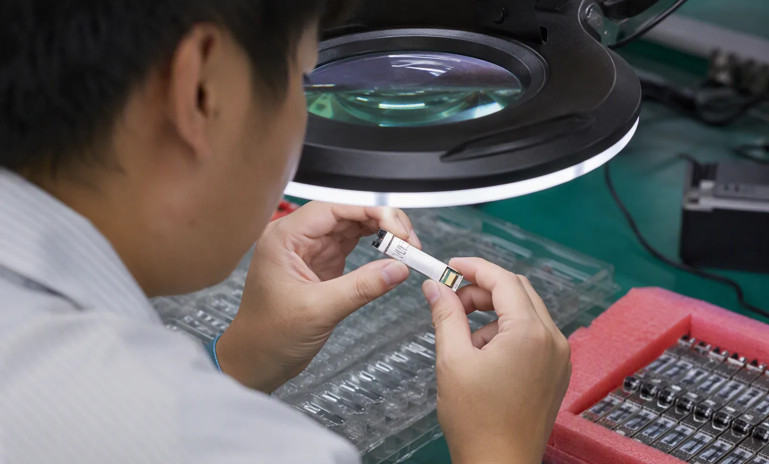 Optics inspection under the bench magnifier